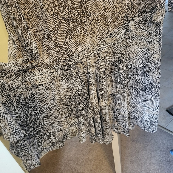 Dress. Size 14. - Picture 2 of 3